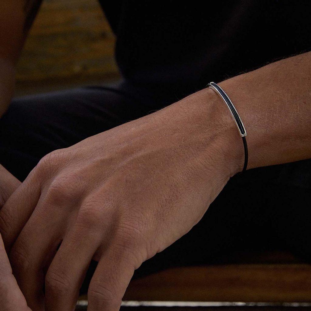 Pulseira Couro Tubo Quadrado Fino